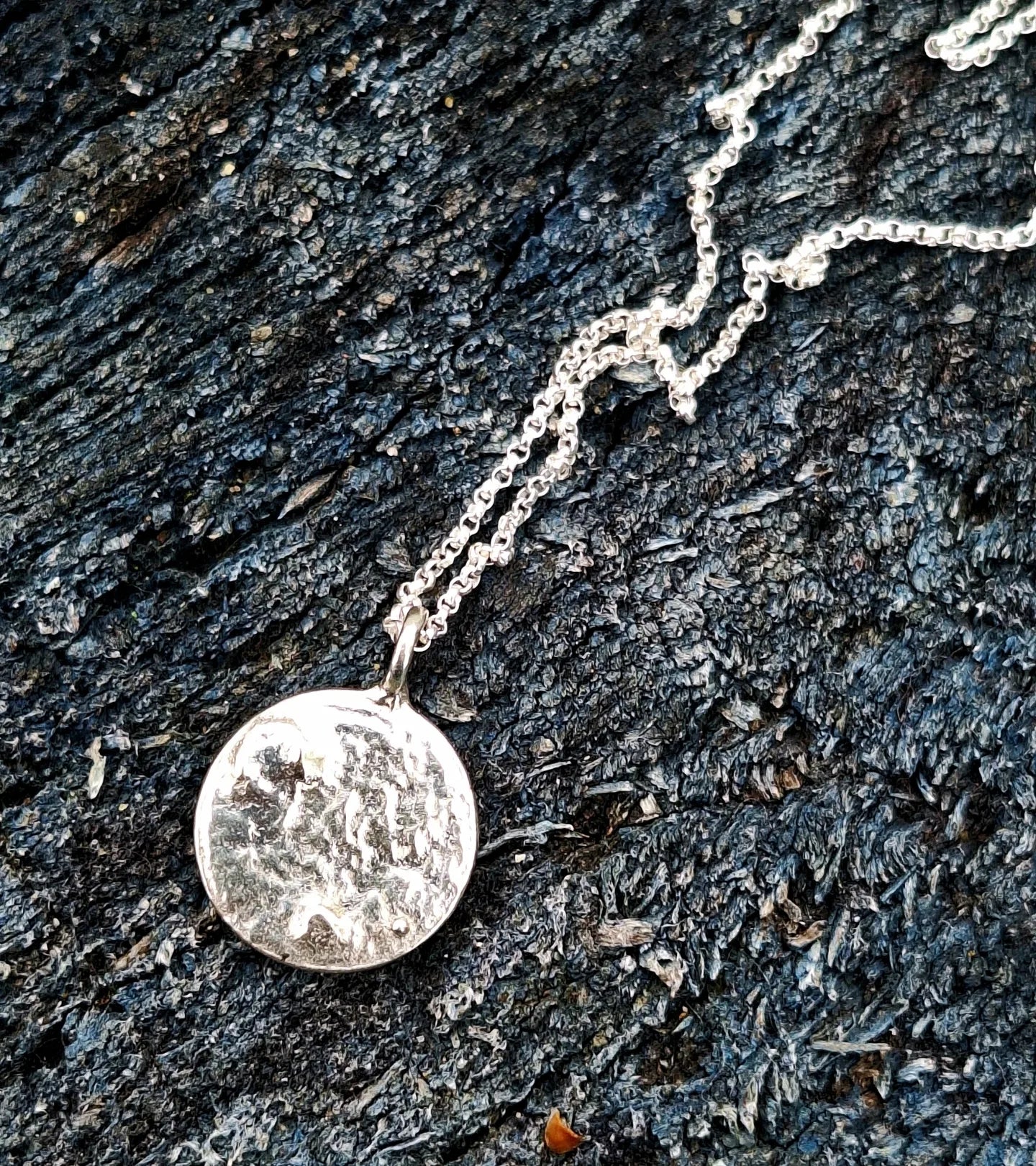 Full moon pendant discount