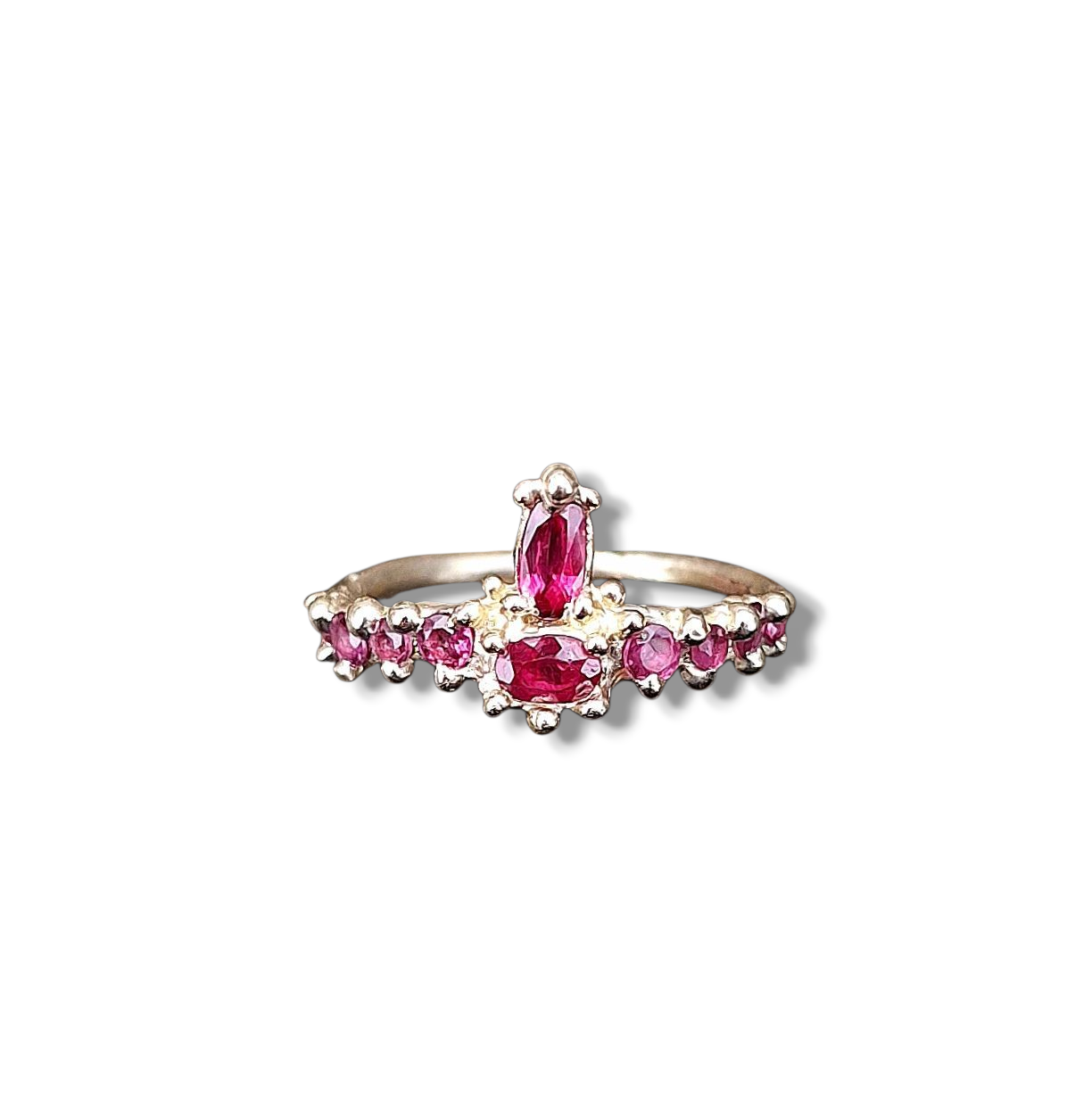 High Queen - 9k gold and ruby ring