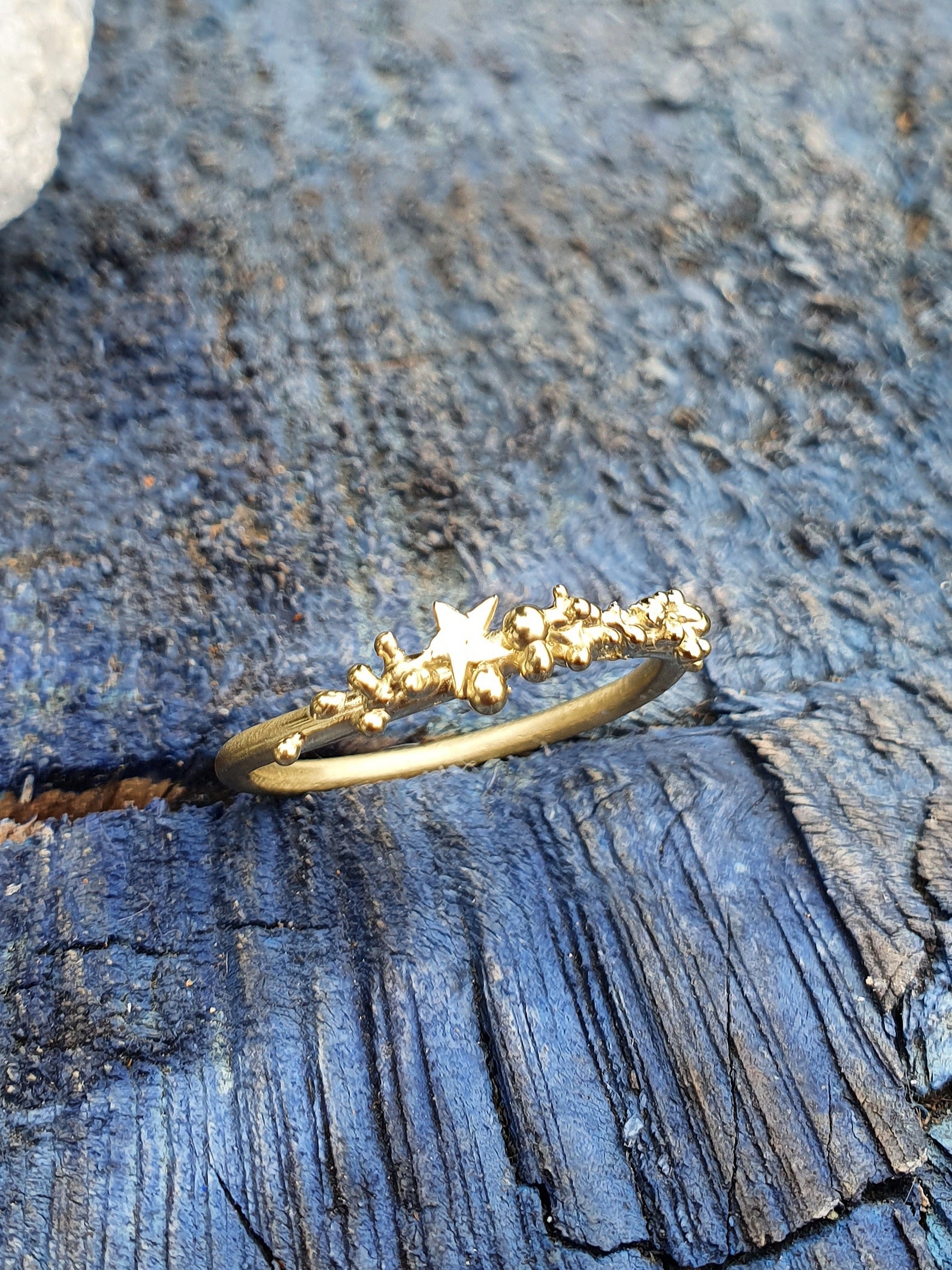 Stardust ring - 9k gold ring