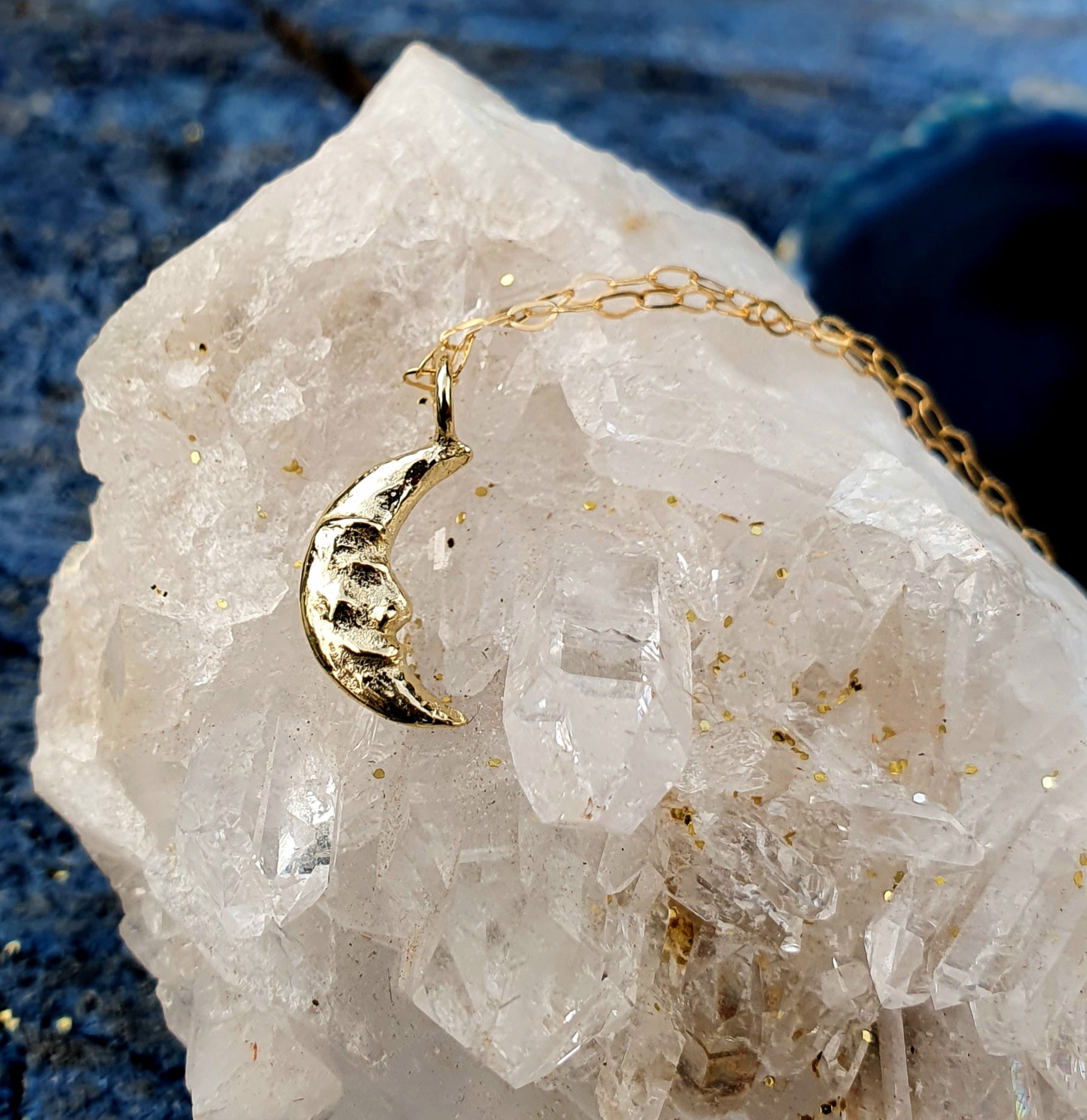 Danú Crescent Moon pendant - 9k gold necklace