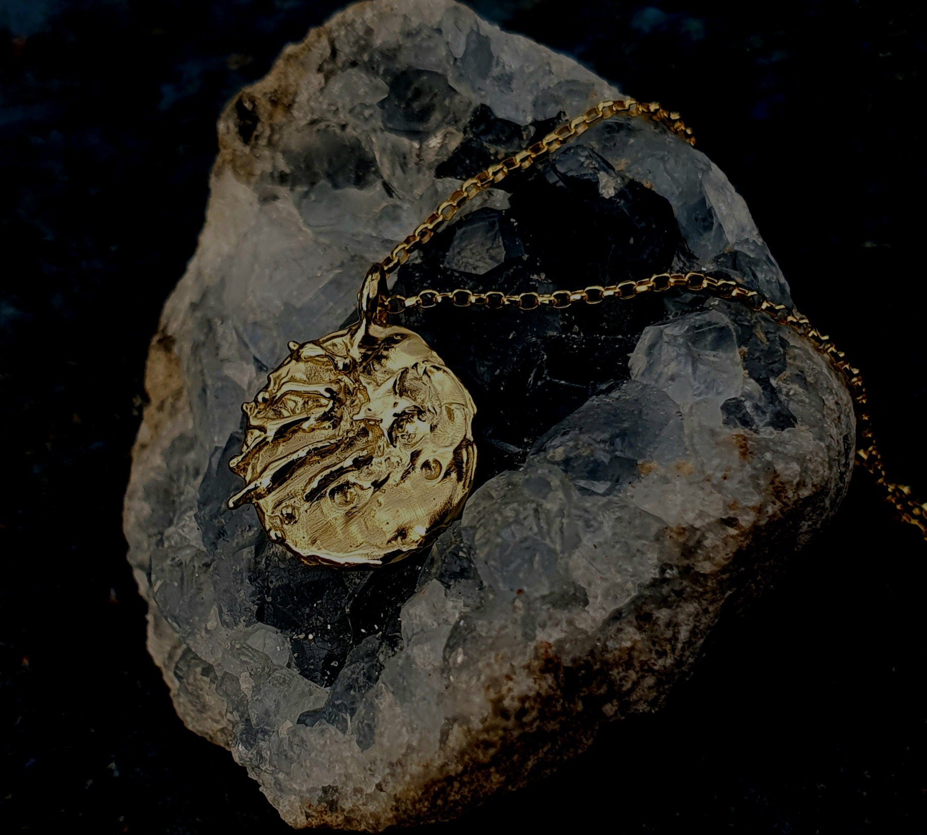 Meteor at the Love Parade - 9k gold pendant