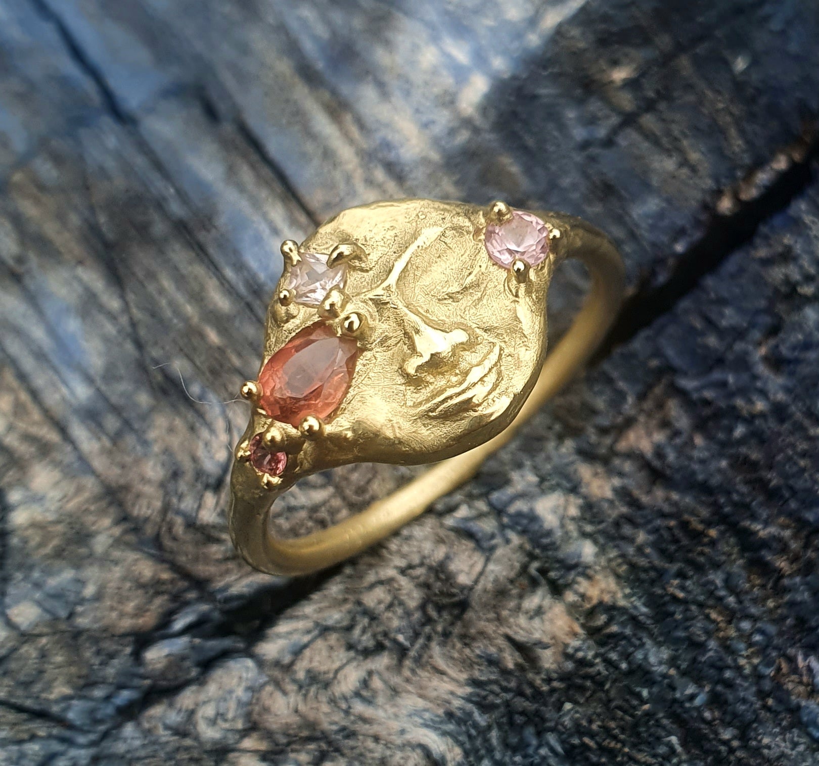Sulis, sun goddess - 9k gold and pink sapphire signet ring
