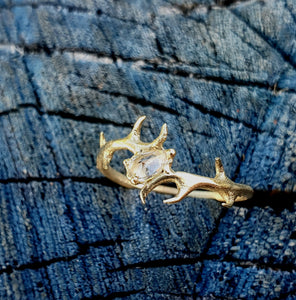 Antler ring - 9k gold and lab made white sapphire
