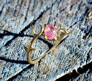 Antler ring with pink sappire - 9k gold